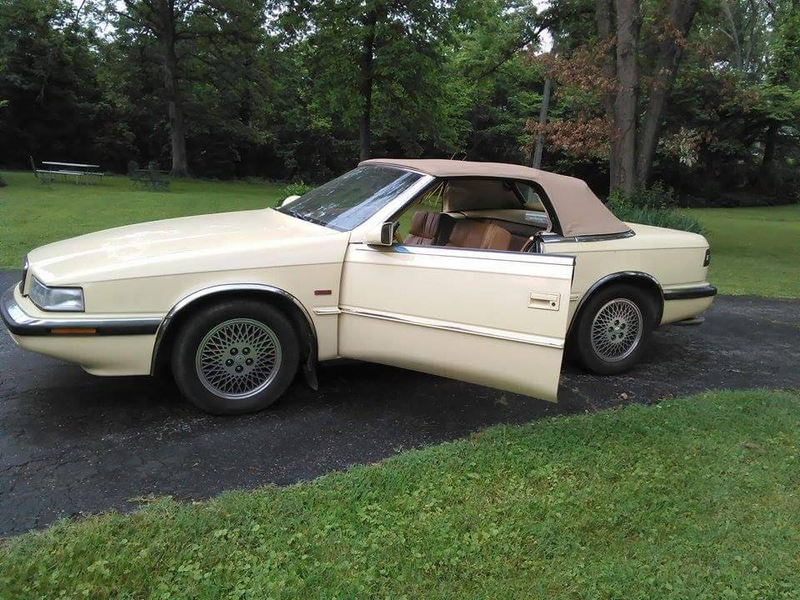 Illustration for article titled At $10,000, Could This Rare 1989 Chrysler TC by Maserati Find Its Niche?